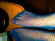 美婦穿藍色網襪一隻手自拍一隻手玩淫穴清晰可見